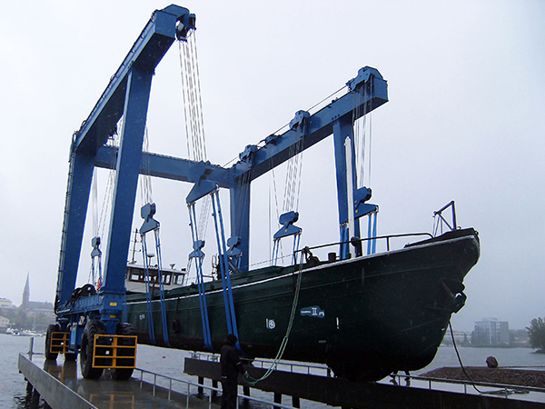 Boat Lift Manufacturer in China