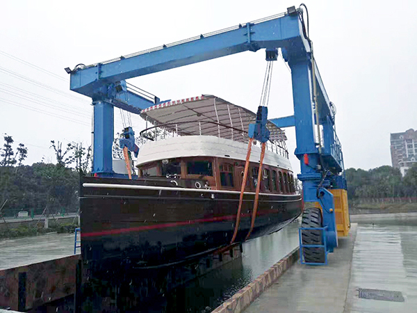 Boat Travel Lift Manufacturer